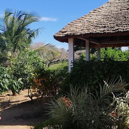 Akine Ti Kasso Piscine Hotel Diembéreng Exterior foto