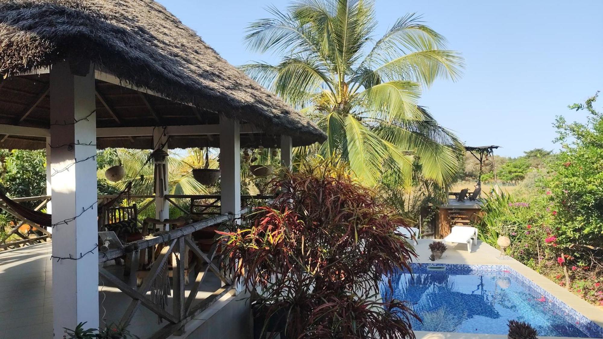 Akine Ti Kasso Piscine Hotel Diembéreng Exterior foto